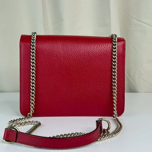 Gucci Red Leather GG Logo Crossbody Bag with Chain Strap & Gold Hardware - Picture 3 of 10